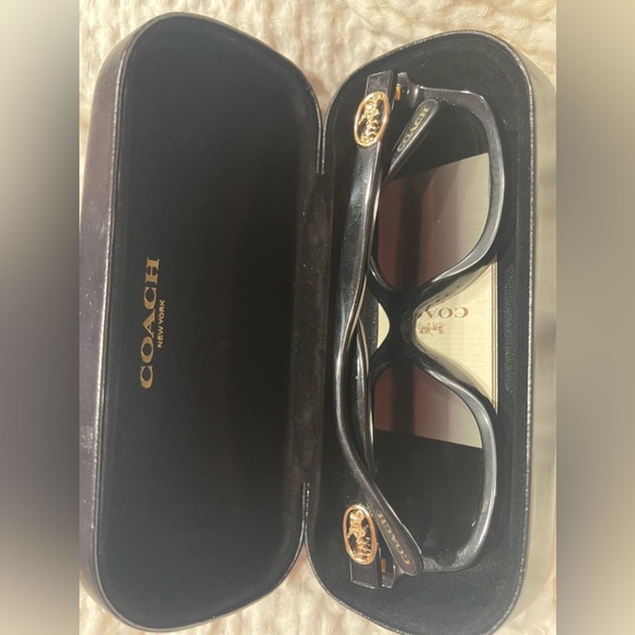 Coach squared Sunglasses - Picture 4 of 4